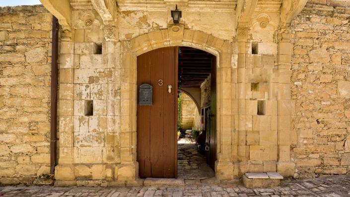 Image No.3-8 Bed Hotel for sale