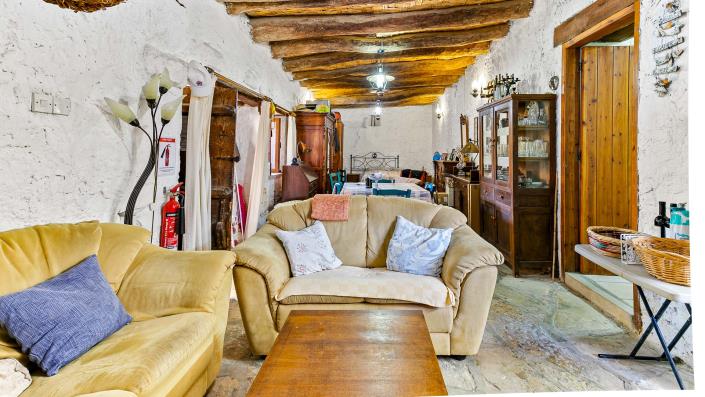 Image No.8-8 Bed Hotel for sale