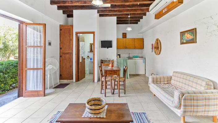 Image No.16-8 Bed Hotel for sale