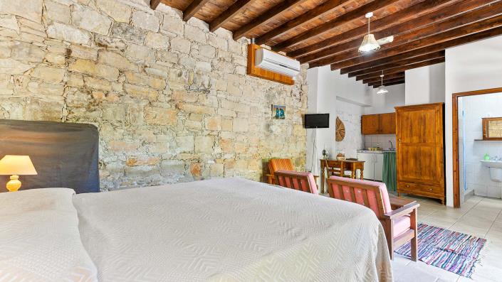 Image No.20-8 Bed Hotel for sale