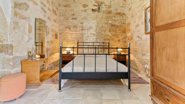 Image No.28-8 Bed Hotel for sale