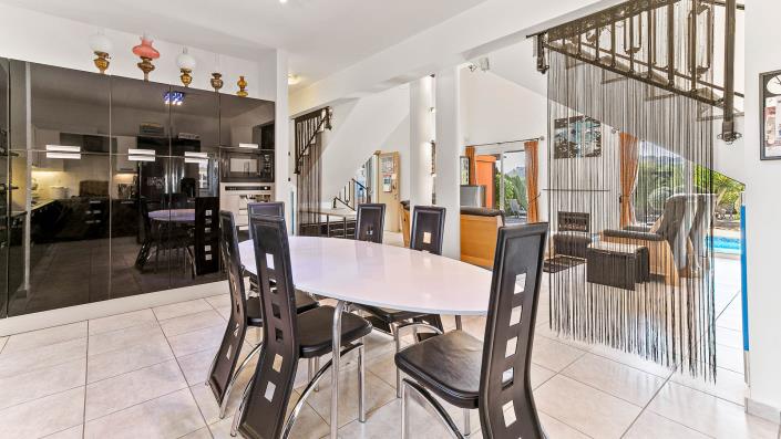 Image No.5-4 Bed Villa / Detached for sale