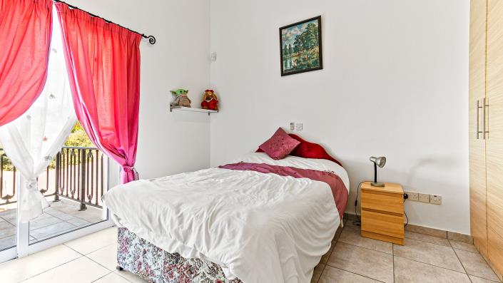 Image No.12-4 Bed Villa / Detached for sale