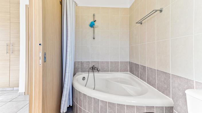 Image No.17-4 Bed Villa / Detached for sale