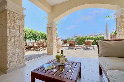QZ02---Aphrodite-Hills-Cyprus-Holiday-Sun-Apartment--4-