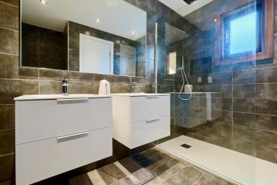 QZ02---Aphrodite-Hills-Cyprus-Holiday-Sun-Apartment--10-