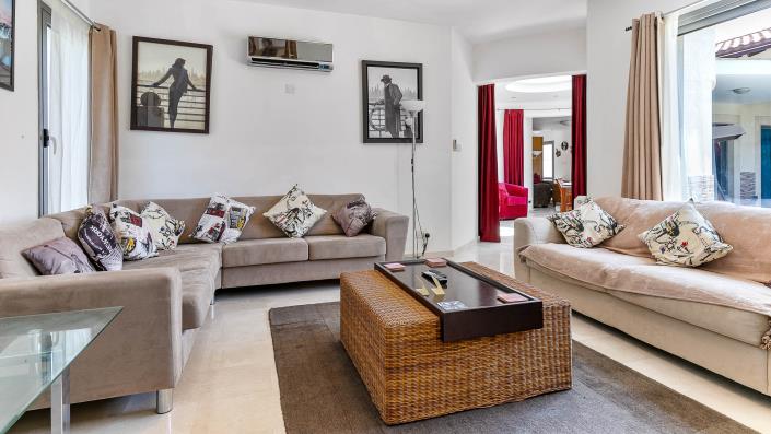 Image No.20-6 Bed Villa / Detached for sale