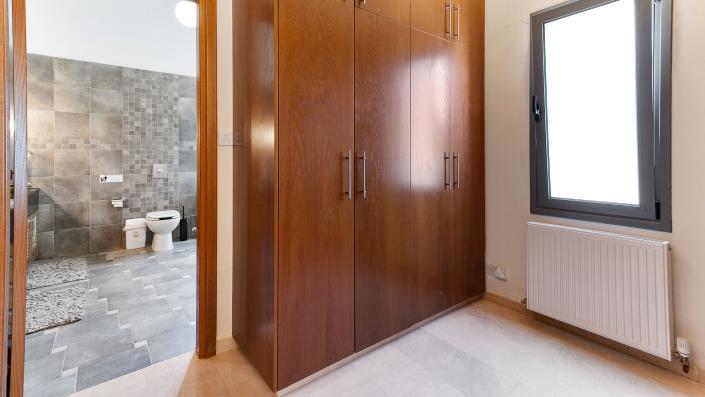 Image No.25-6 Bed Villa / Detached for sale