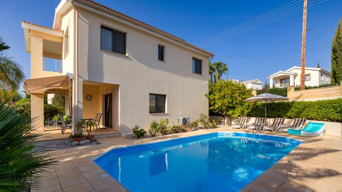 Image No.1-3 Bed Villa / Detached for sale