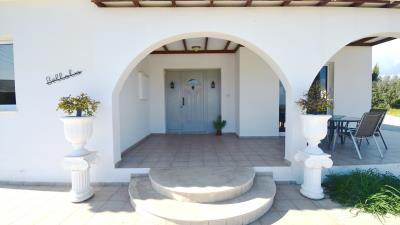 ID-794-villa-for-sale-in-Pissouri--Limassol-Cyprus--Comark-Estates3