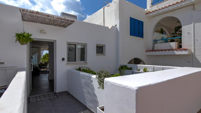 Image No.4-Studio for sale