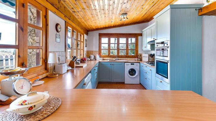 Image No.15-3 Bed Village House for sale