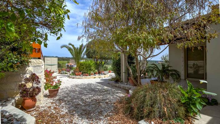 Image No.2-Bungalow de 2 chambres à vendre à Anogyra