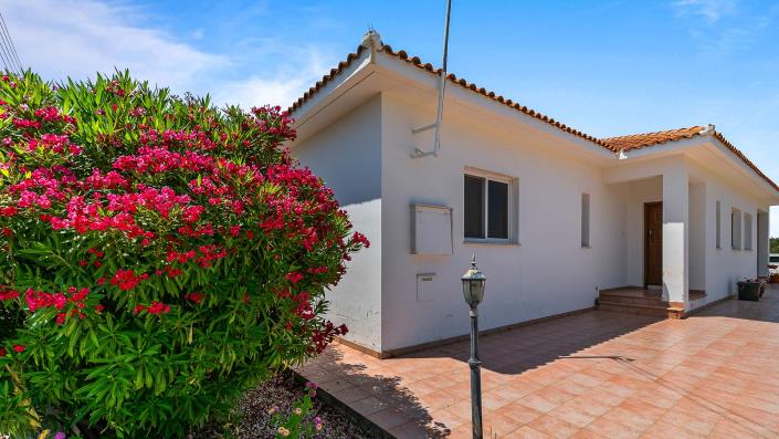 Image No.2-2 Bed Bungalow for sale