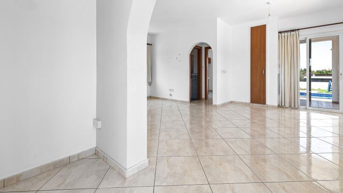 Image No.12-2 Bed Bungalow for sale