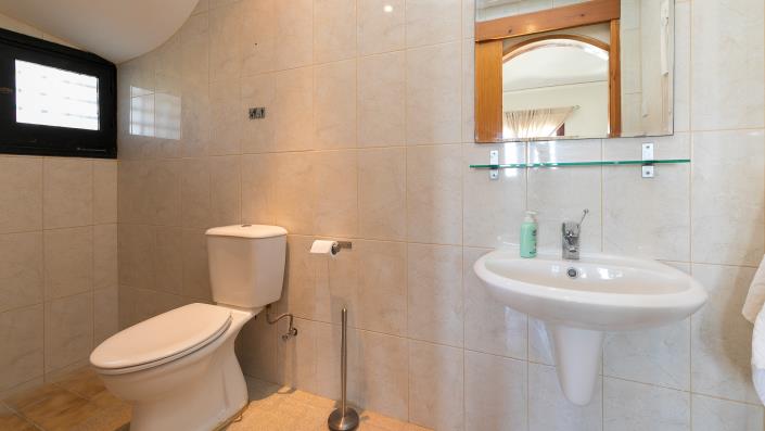 Image No.14-2 Bed Townhouse for sale