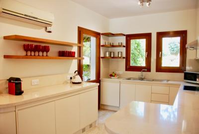 ID-996---Villa-for-sale--Aphrodite-Hills-Resort--Paphos--Cyprus--Comark-Estates_18