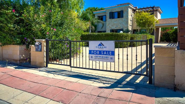 Image No.2-4 Bed Villa / Detached for sale