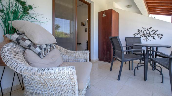 Image No.20-2 Bed Townhouse for sale