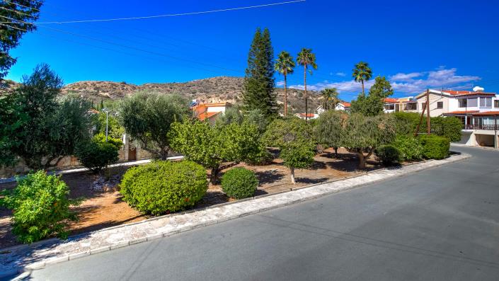 Image No.22-2 Bed Townhouse for sale