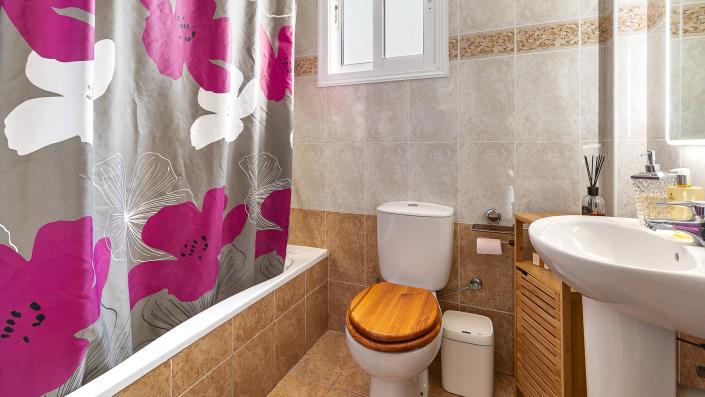 Image No.24-3 Bed Semi-Detached for sale