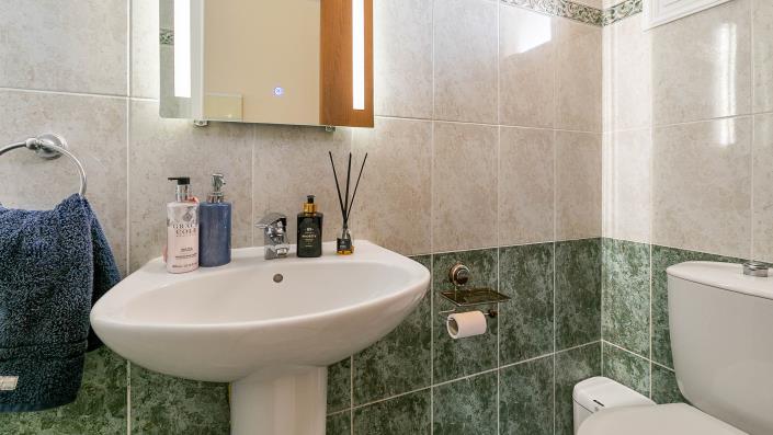 Image No.12-3 Bed Semi-Detached for sale