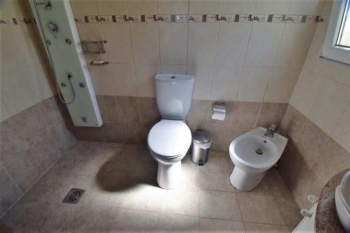 Image No.6-5 Bed Villa / Detached for sale