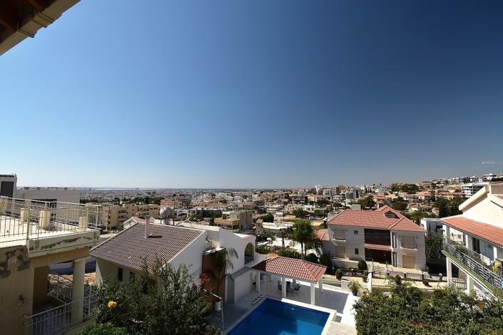 Image No.9-5 Bed Villa / Detached for sale