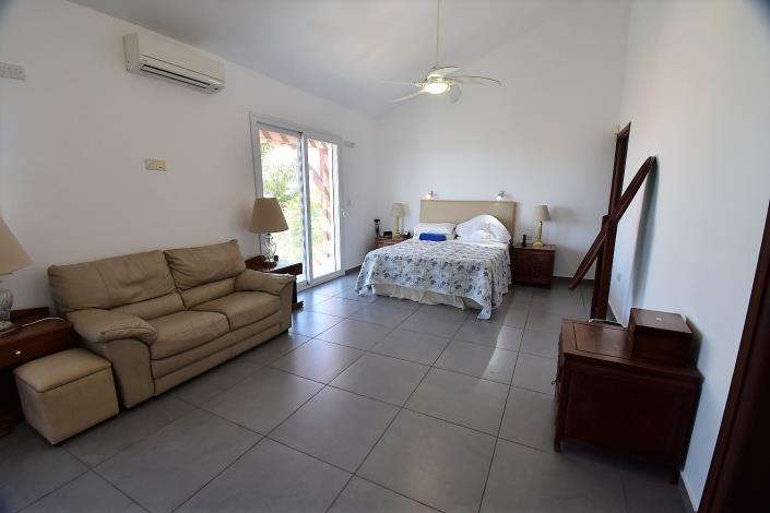 Image No.17-5 Bed Villa / Detached for sale