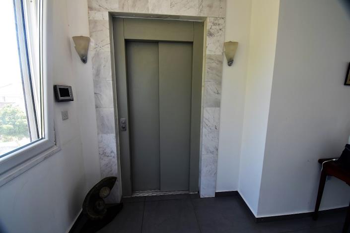 Image No.27-5 Bed Villa / Detached for sale