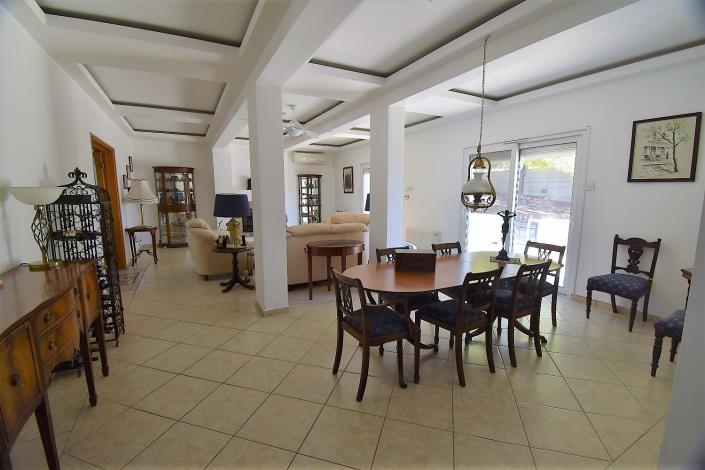 Image No.29-5 Bed Villa / Detached for sale