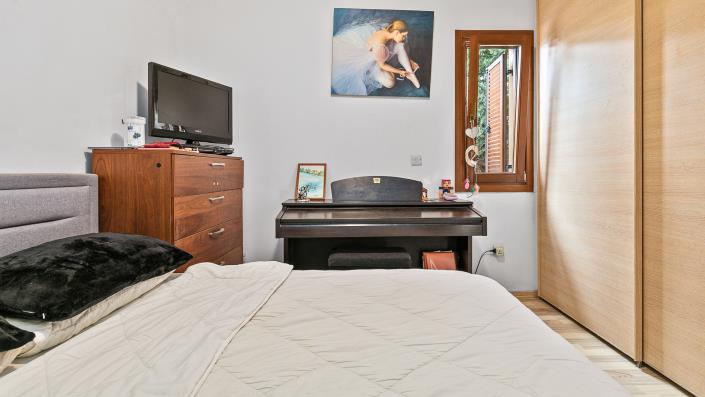 Image No.12-2 Bed Apartment for sale