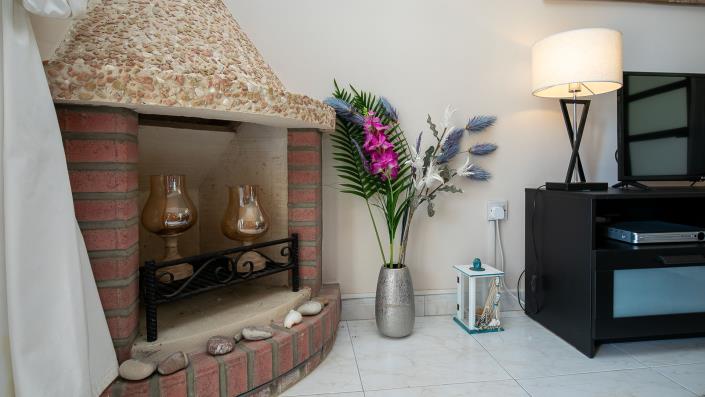 Image No.25-2 Bed Townhouse for sale