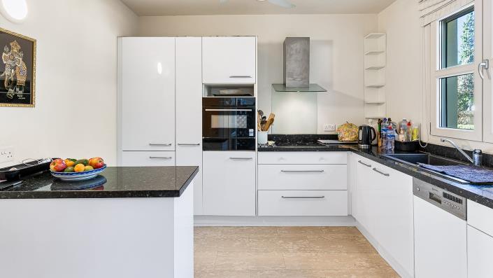 Image No.12-3 Bed Townhouse for sale