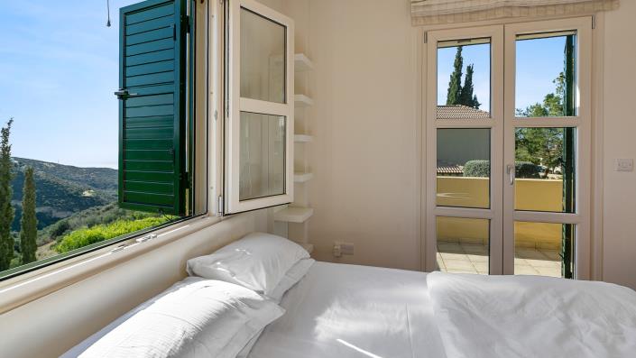 Image No.22-3 Bed Townhouse for sale