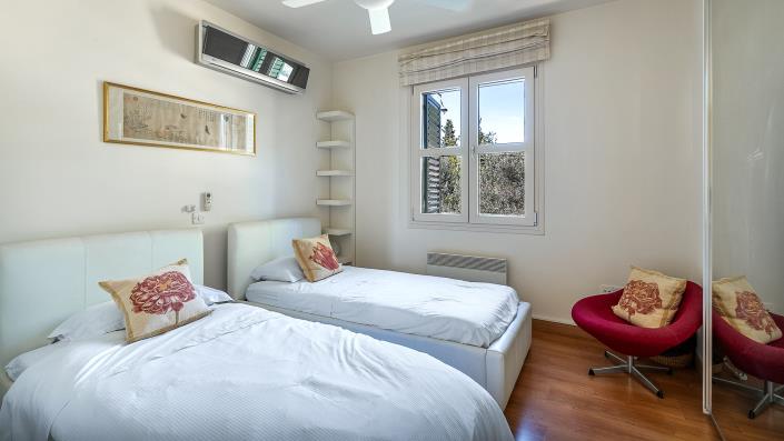 Image No.30-3 Bed Townhouse for sale