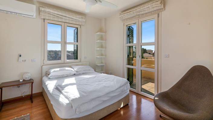 Image No.24-3 Bed Townhouse for sale