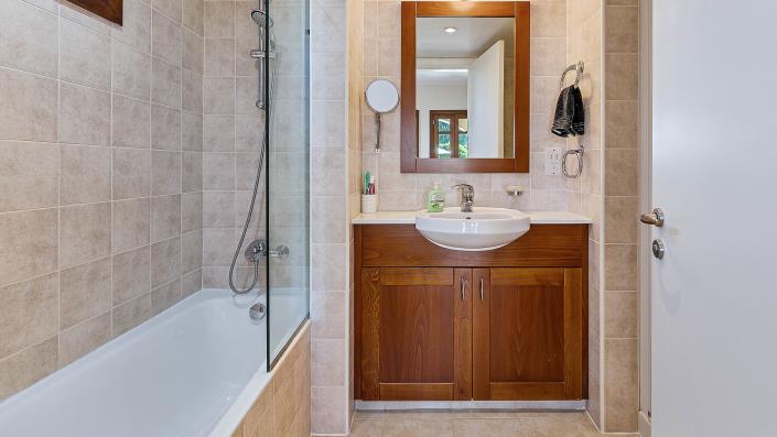 Image No.19-2 Bed Apartment for sale