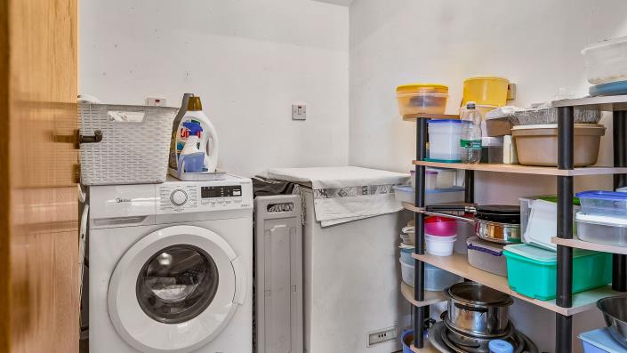 Image No.16-3 Bed Semi-Detached for sale