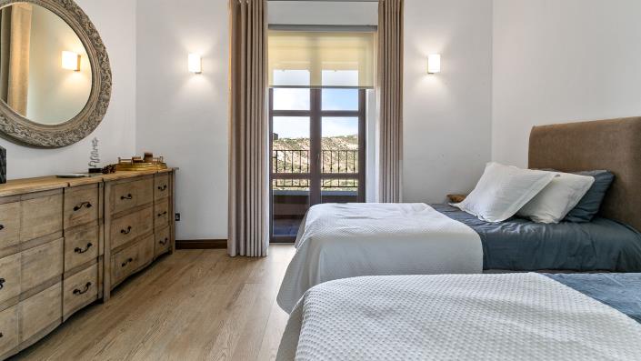 Image No.18-2 Bed Apartment for sale