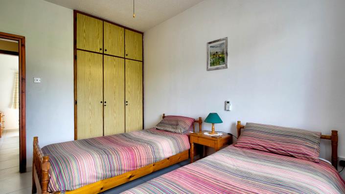 Image No.20-2 Bed Bungalow for sale
