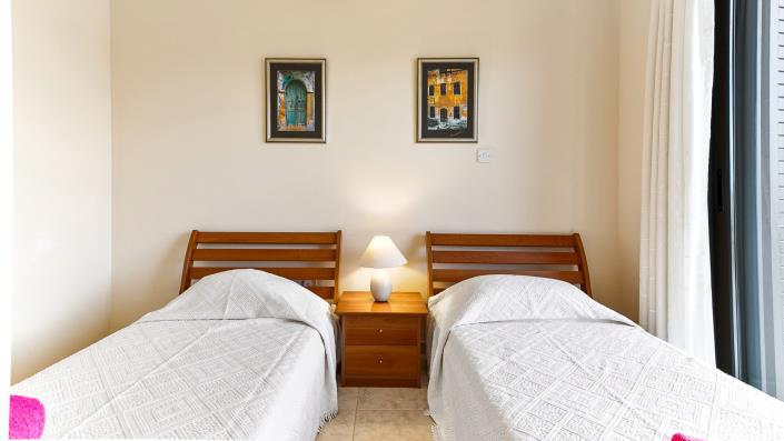 Image No.9-3 Bed Villa / Detached for sale