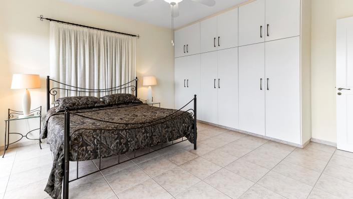 Image No.17-3 Bed Villa / Detached for sale