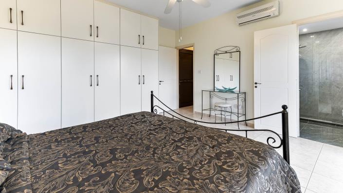 Image No.18-3 Bed Villa / Detached for sale