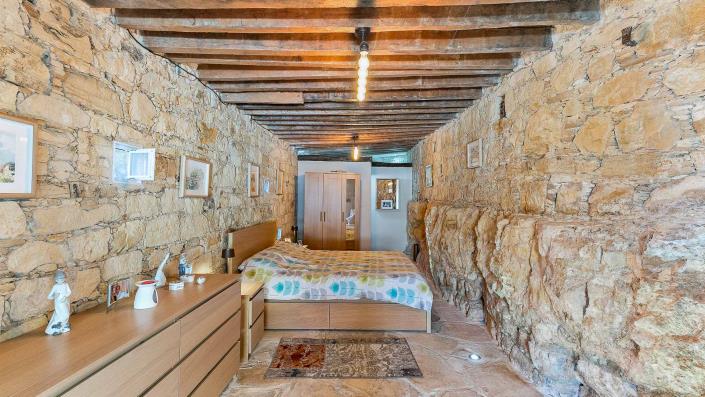 Image No.25-2 Bed Village House for sale