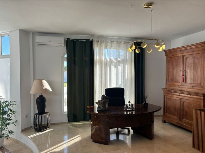 Image No.7-Villa de 6 chambres à vendre à La Línea de la Concepción