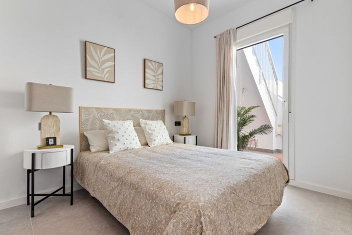 Image No.20-2 Bed Property for sale