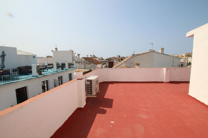 Image No.6-4 Bed Property for sale