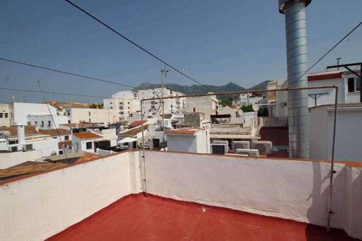 Image No.9-4 Bed Property for sale