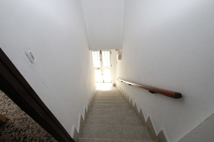 Image No.20-4 Bed House for sale